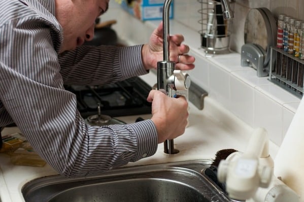 Pourquoi choisir un plombier local ?